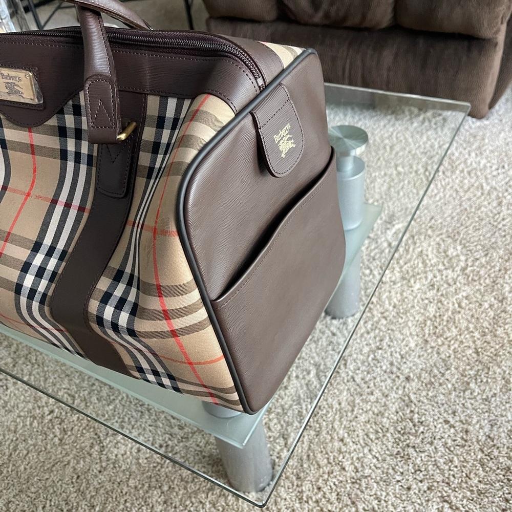 Burberry’s Boston travel bag - Picture 2 of 10